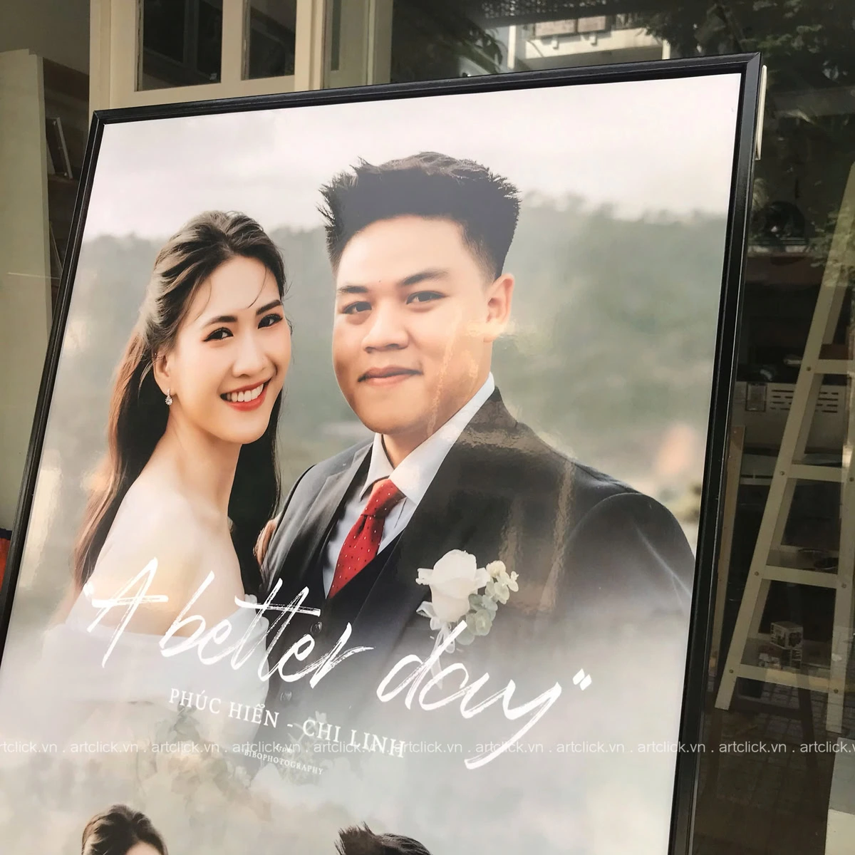 giá in hình cổng đám cưới