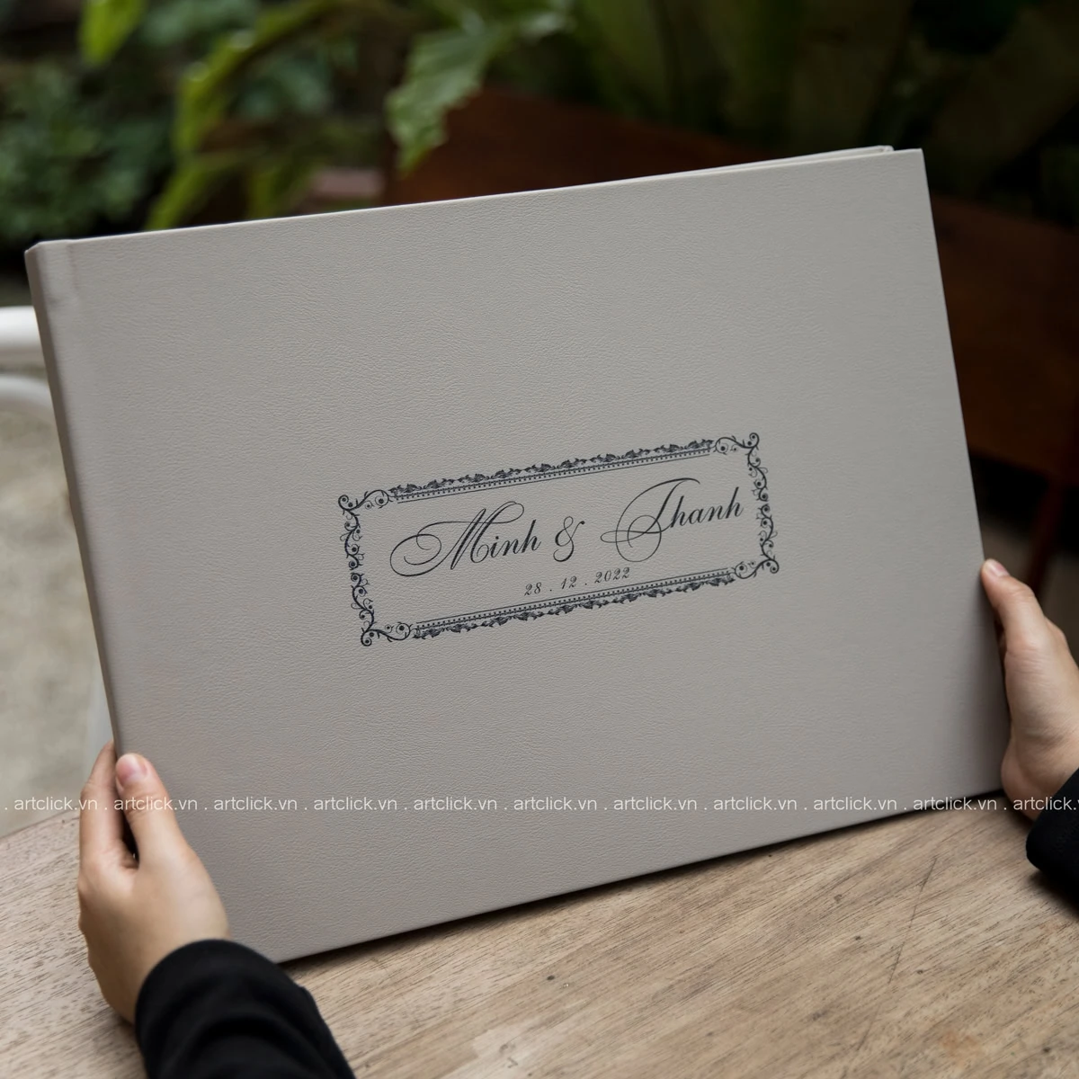 Photobook Bìa Da In Chữ (Ngang)